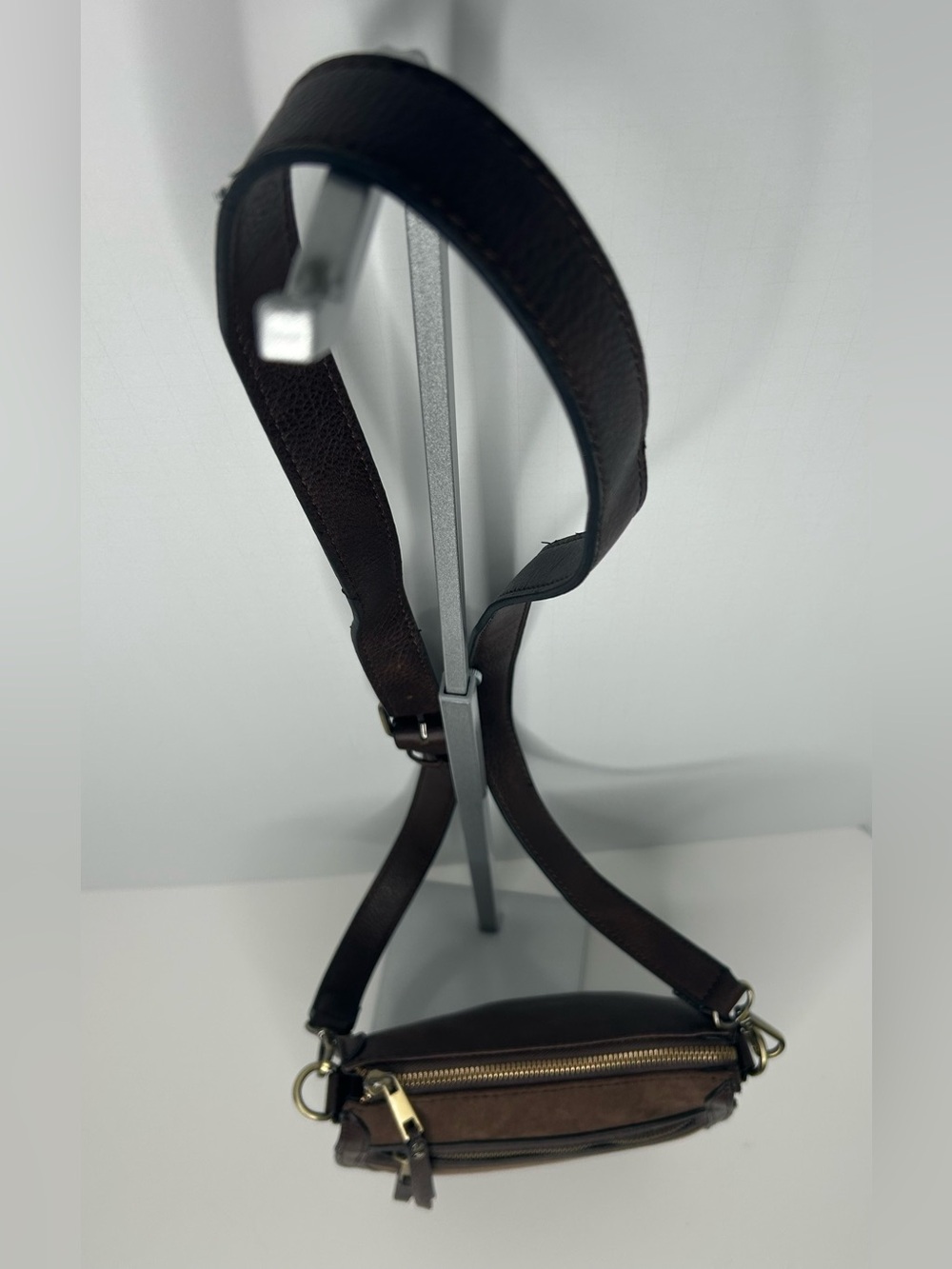Kelly & Katie Brown Crossbody Bag - Picture 5 of 12